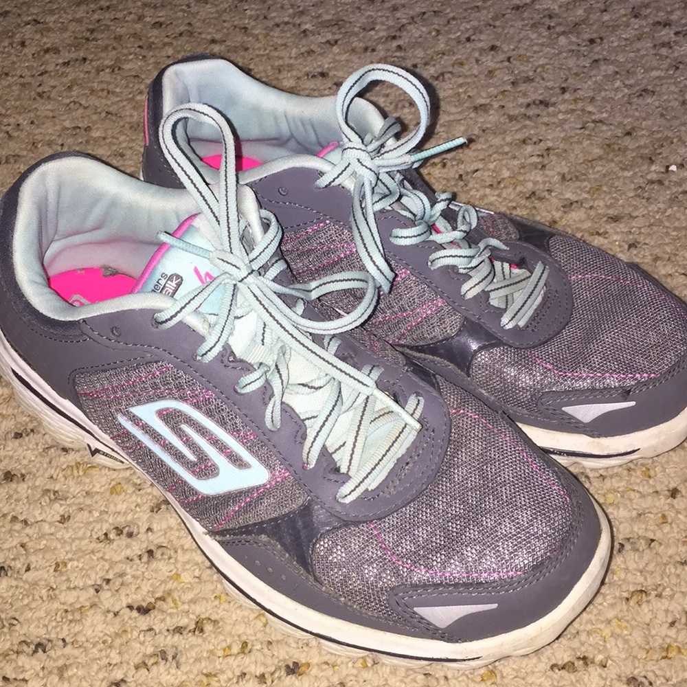 Sketchers GOWalk Flash Sneakers